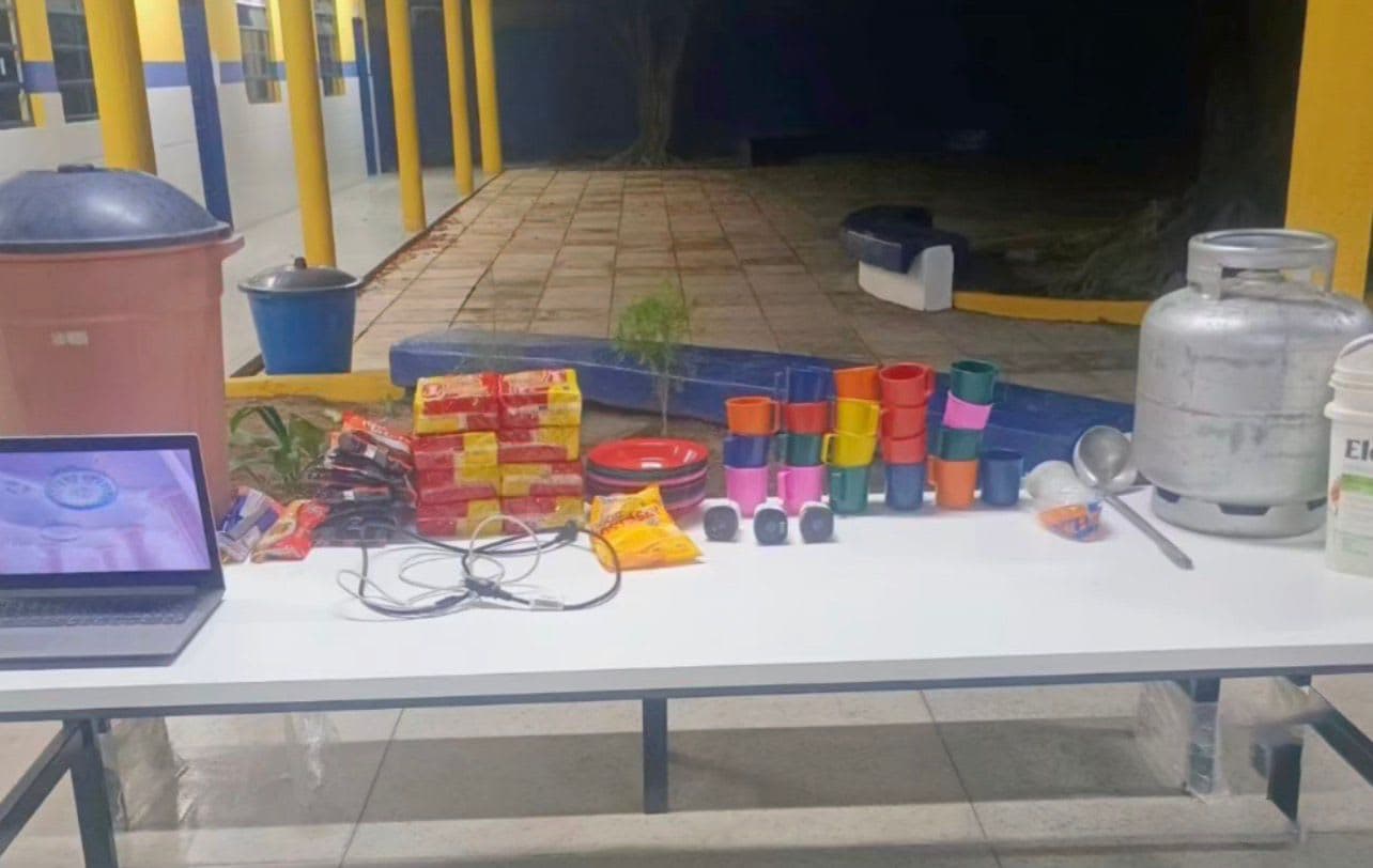 Jovem de 18 anos é preso após furtar escola municipal em Nova Olinda