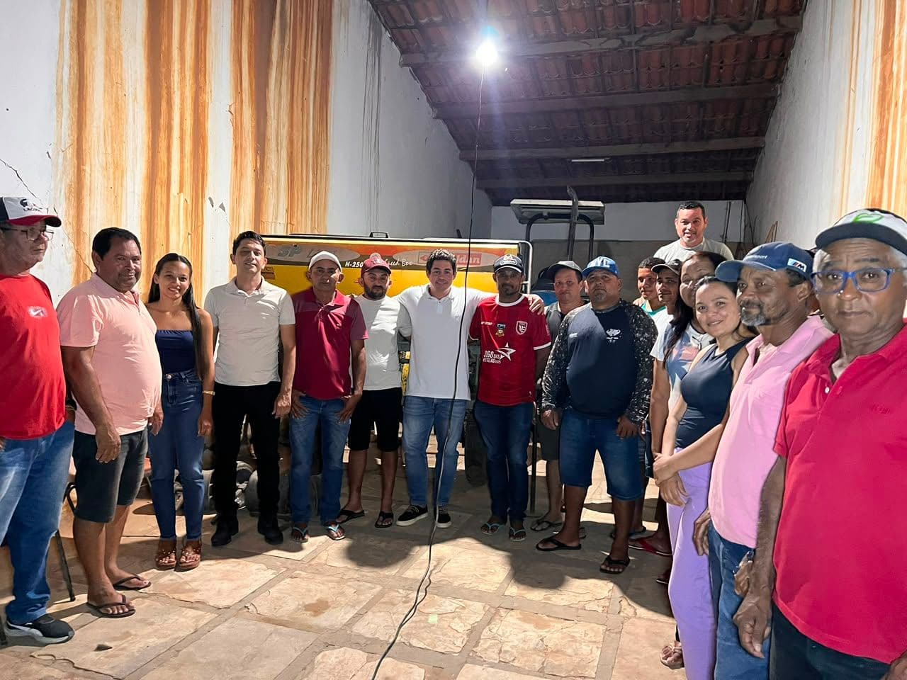 Dr. Samuel e Danilo Leite participam de roda de conversa com associados de Araporanga
