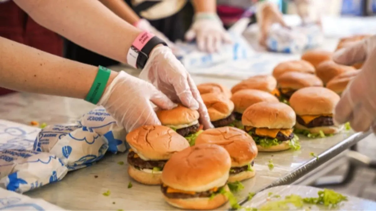 Escolas de Potengi incluem hambúrguer e cachorro-quente na merenda