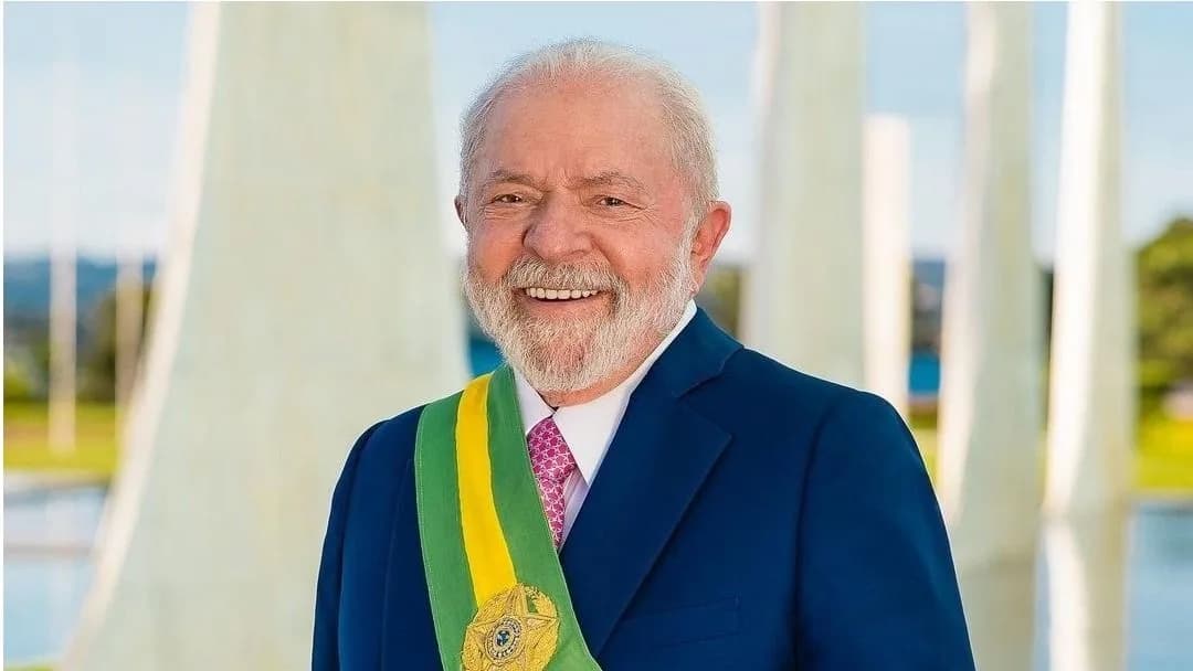 Lula é reeleito presidente do Brasil após vencer Flávio Bolsonaro no segundo turno