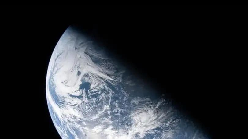 Astronautas da missão Artemis II afirmam que lua ‘está ficando maior’