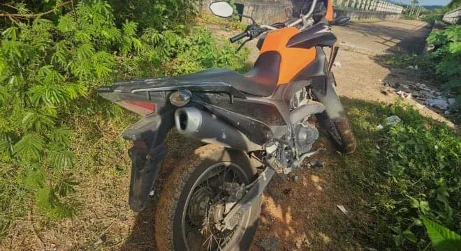 PM recolhe no Juazeiro moto abandonada e com sinais de adulteração