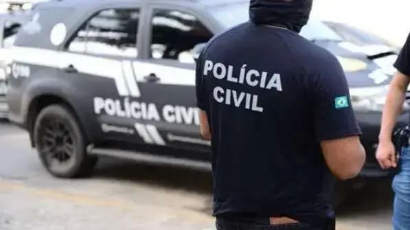Homem é preso após atear fogo na companheira em Juazeiro do Norte; vítima foi socorrida