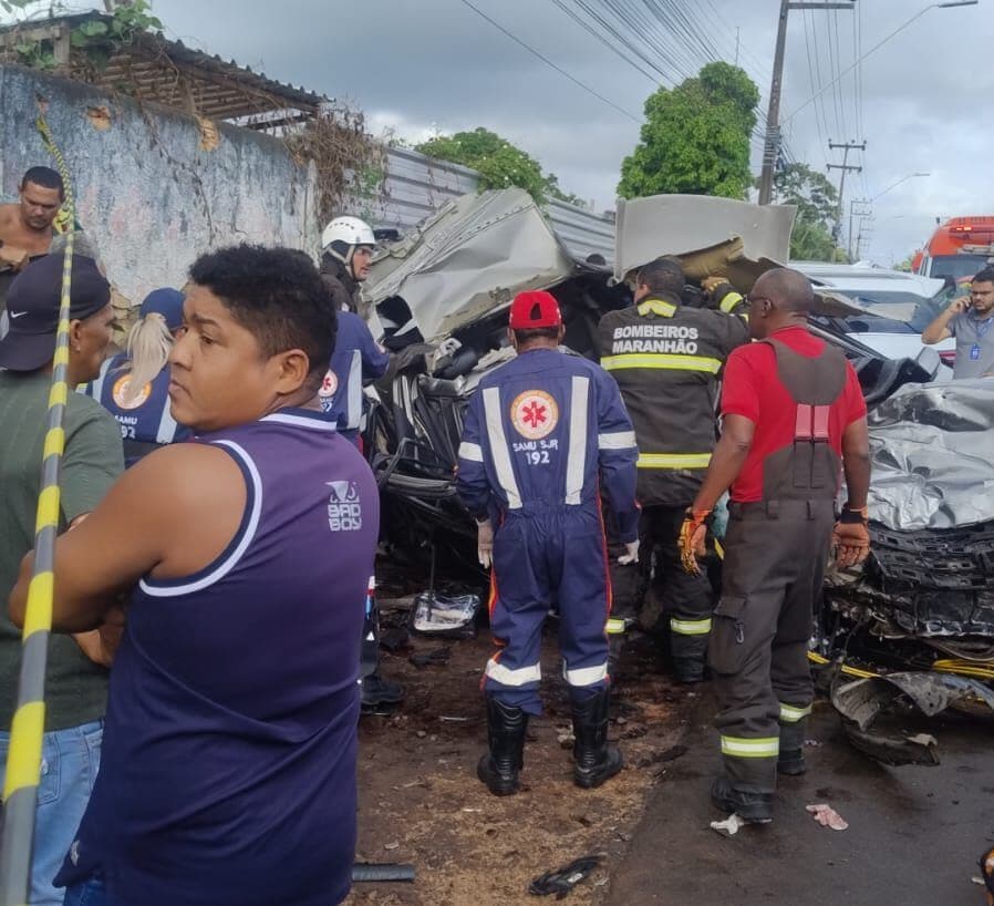 Acidente grave deixa ao menos dois mortos e vários feridos na Estrada de Ribamar