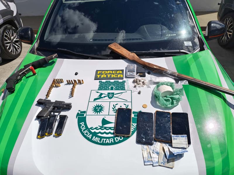 Dois adolescentes são apreendidos com armas, drogas e dinheiro durante ação da PM em Barbalha