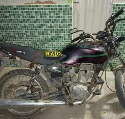 Polícia recupera moto roubada durante assalto a barbearia em Brejo Santo